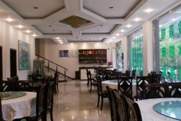 Guanjingge Hotel (Emeishan Baoguo Temple Branch)