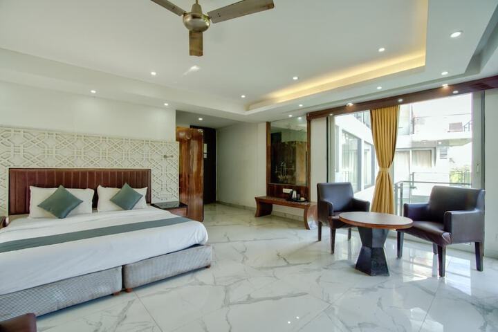 Room 44 of 66
