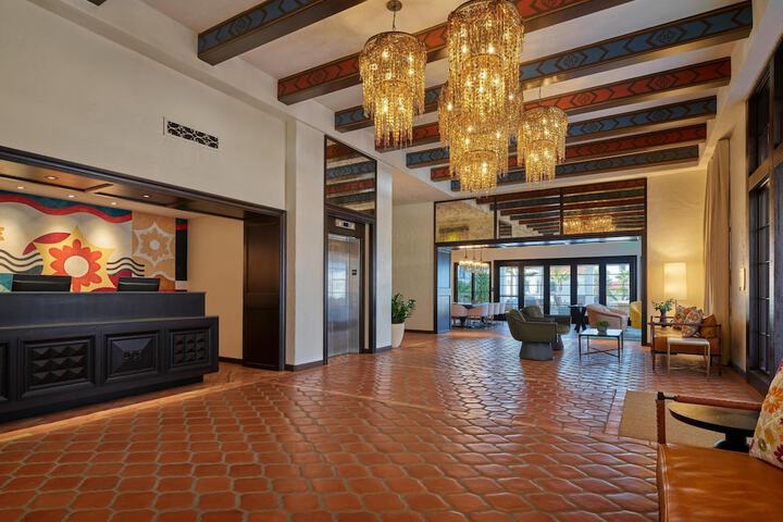 Guest Lobby