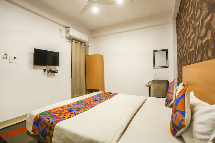 Room 16 of 33