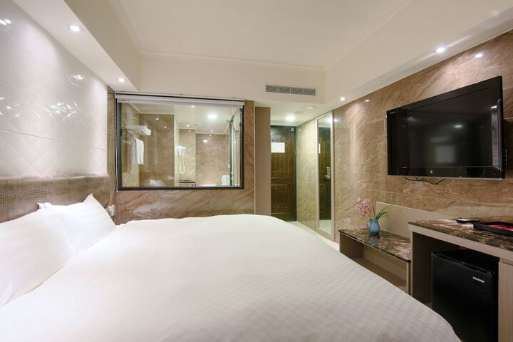 Room 8 of 39