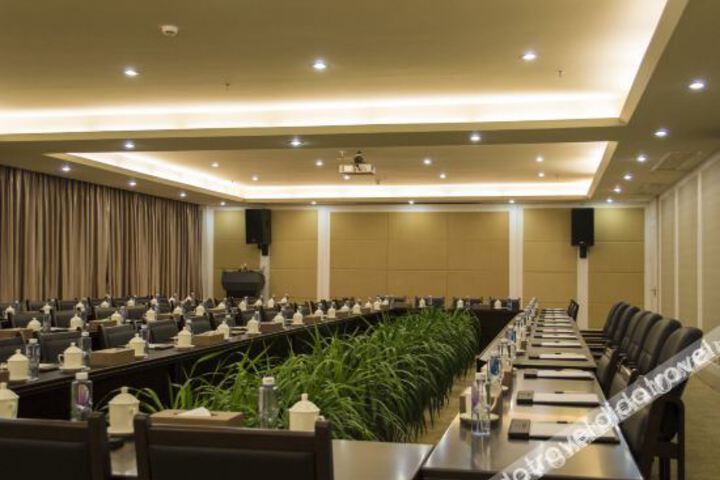 Room 4 of 28