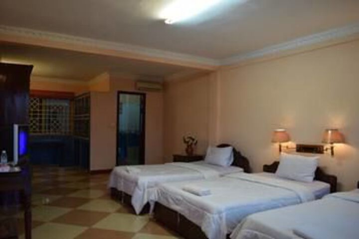 Room 9 of 22
