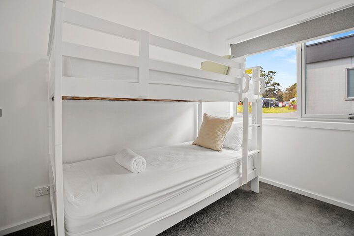 Room 8 of 121