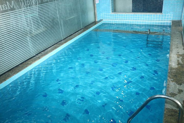Pool 76 of 104