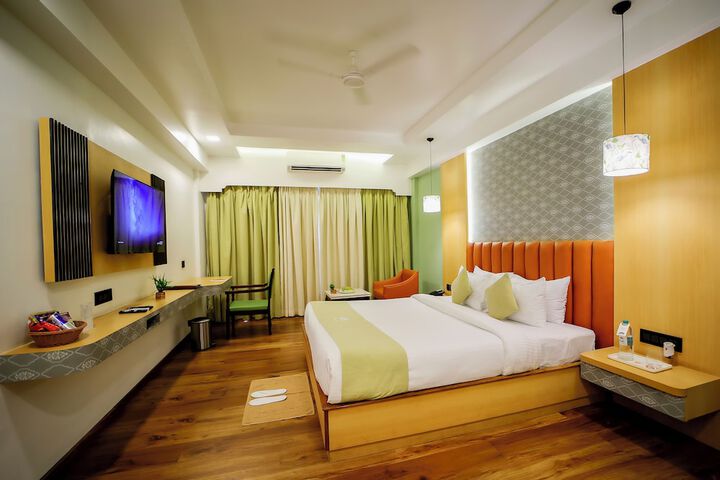 Room 6 of 16