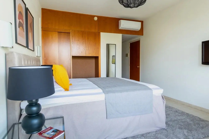 Room 5 of 15