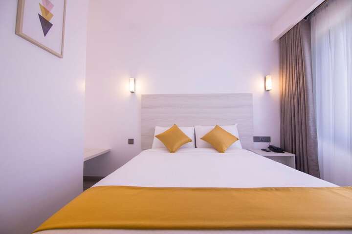 Room 6 of 21