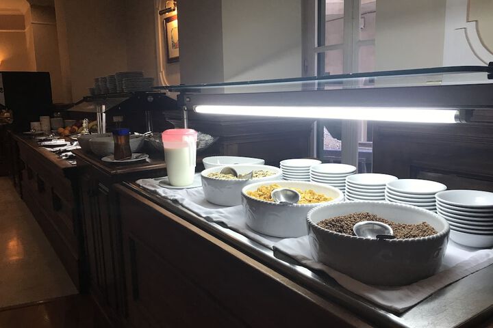 Breakfast/Coffee Service 30 of 43