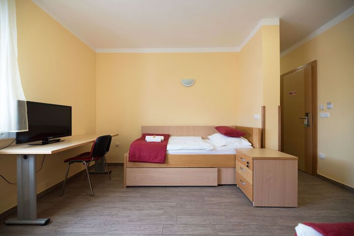 Room 15 of 69