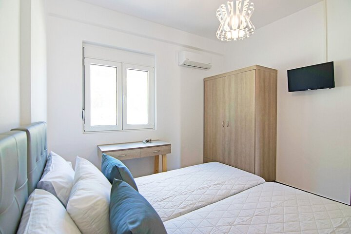Room 8 of 37
