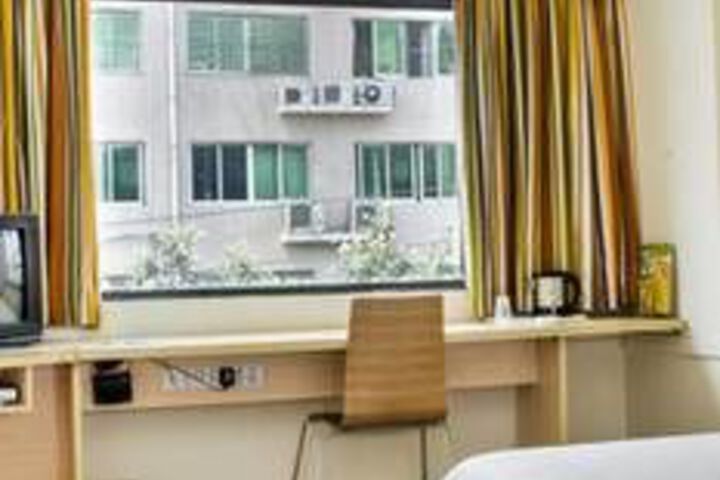 Room 21 of 24
