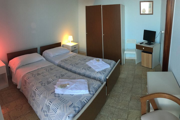 Room 5 of 29
