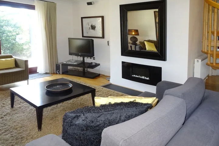 Room 2 of 14