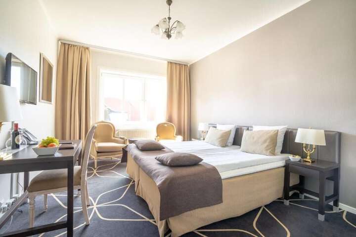Room 3 of 27