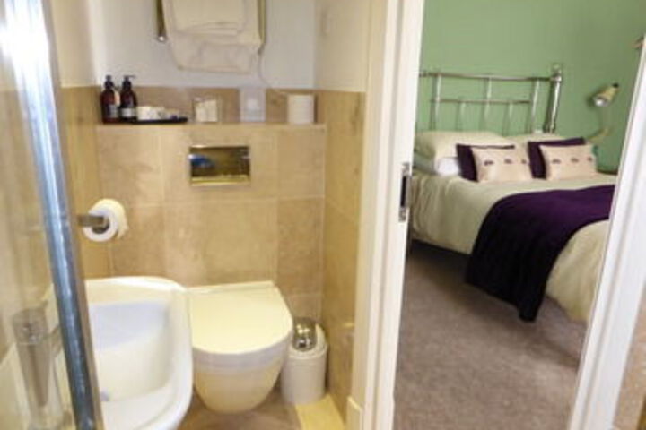Room 4 of 48