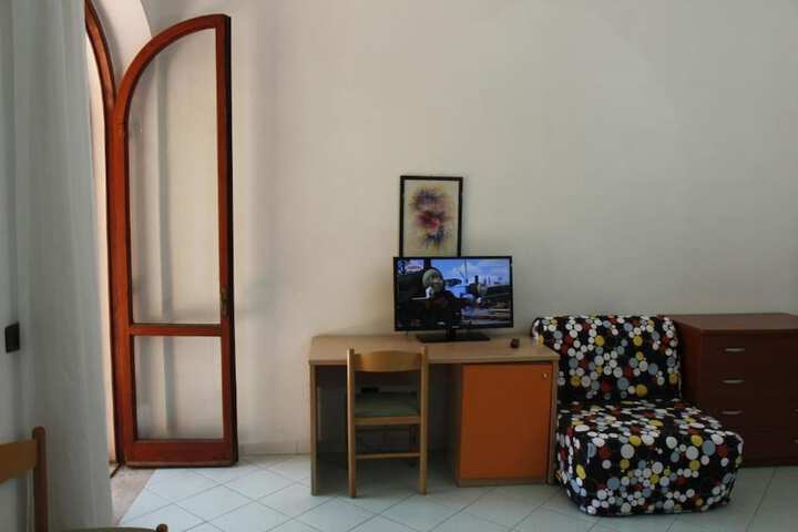 Room 8 of 37