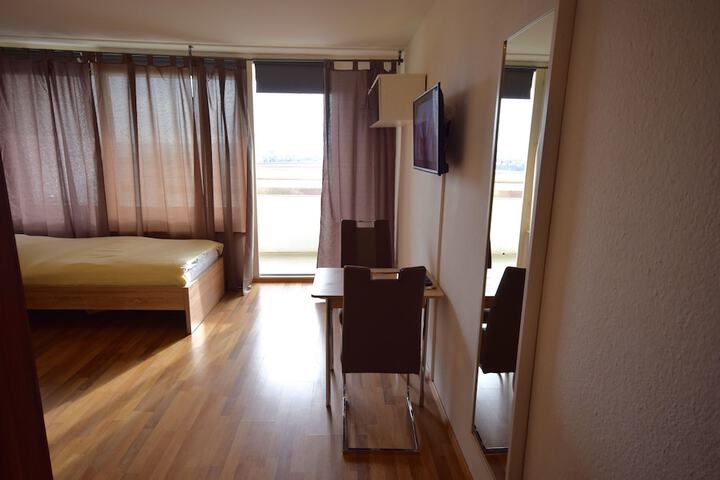 Room 7 of 17
