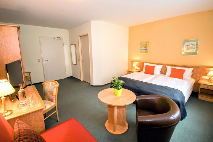 Room 8 of 35