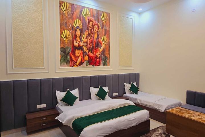 Room 10 of 23
