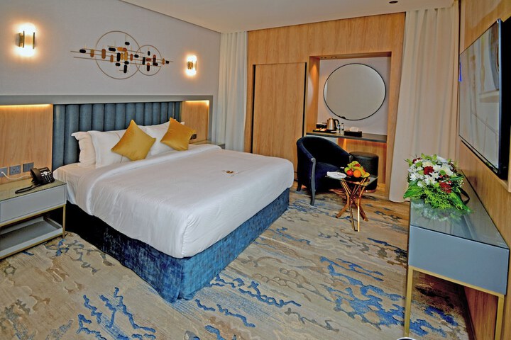 Room 9 of 36