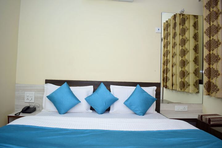 Room 8 of 38