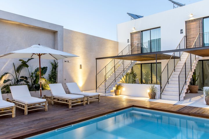 Pool 54 of 73