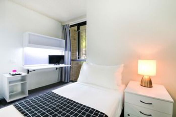 Room 17 of 44
