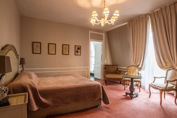 Room 4 of 65