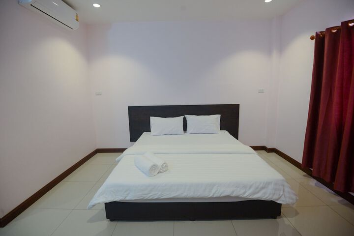 Room 10 of 27