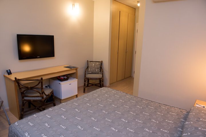 Room 8 of 50