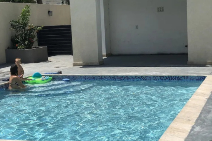 Pool 12 of 20