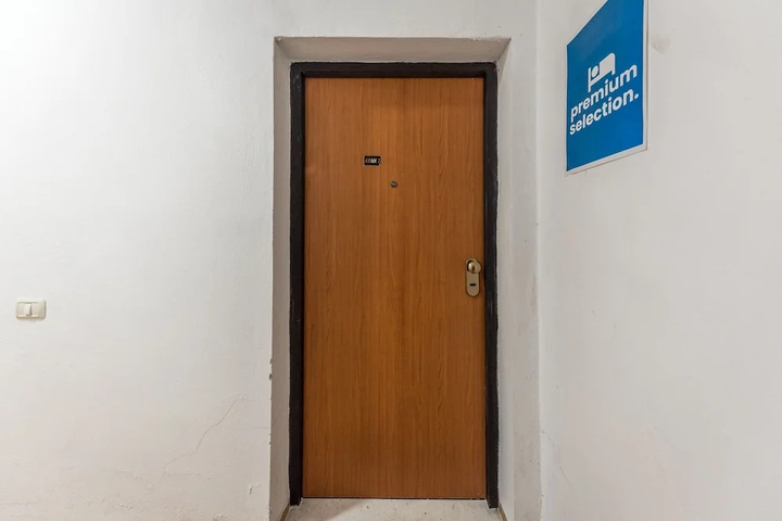 Room 9 of 15