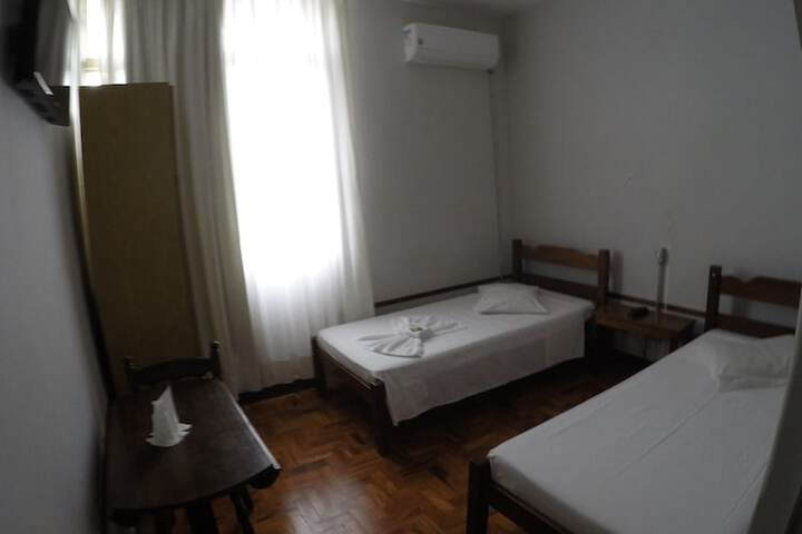 Room 7 of 48