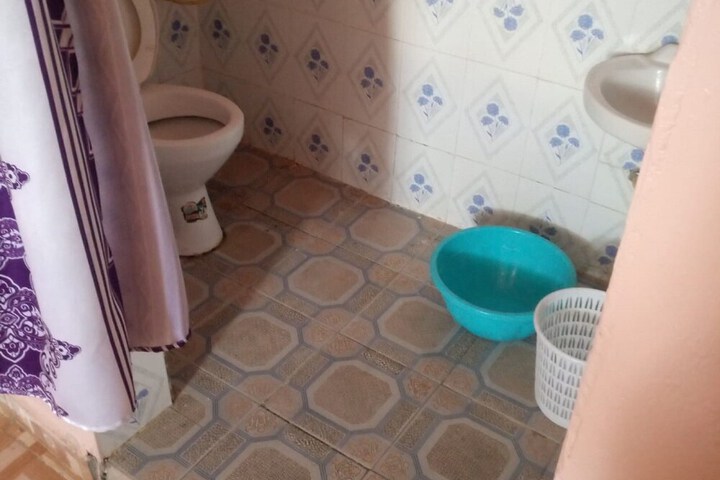 Room 6 of 9