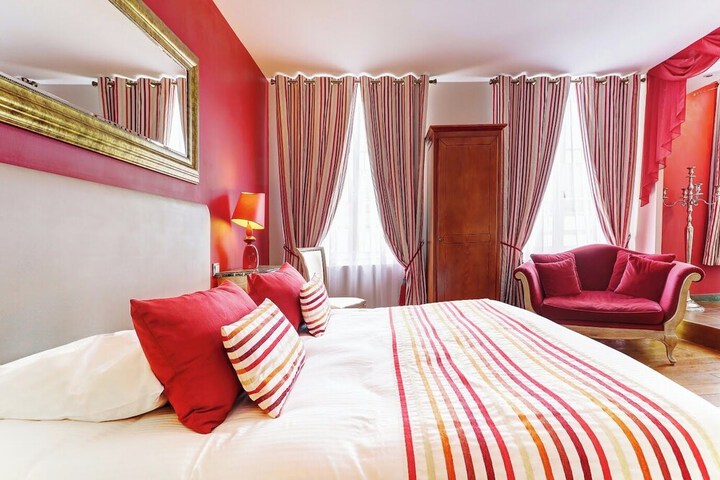 Room 12 of 42