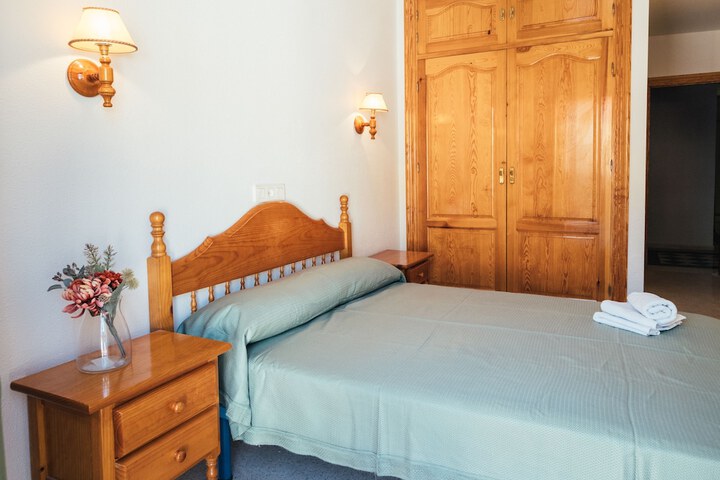 Room 6 of 35