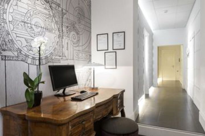 Business Center 4 of 14