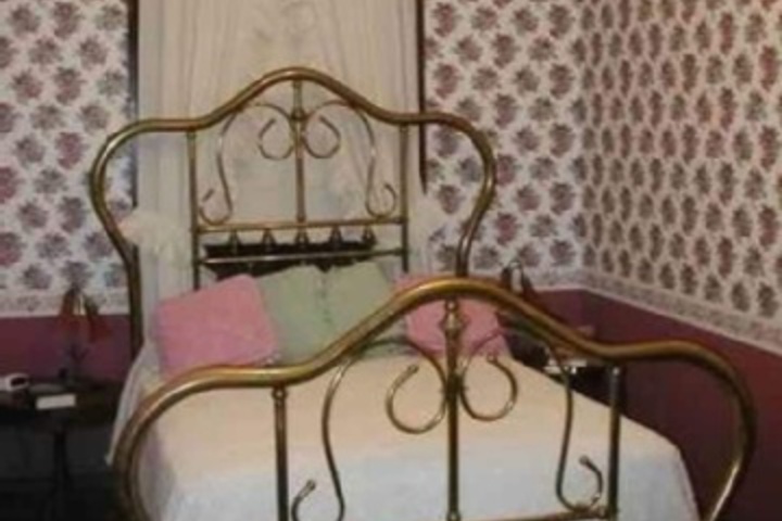 Room 180 of 240