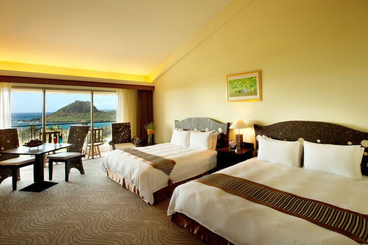 Room 4 of 90