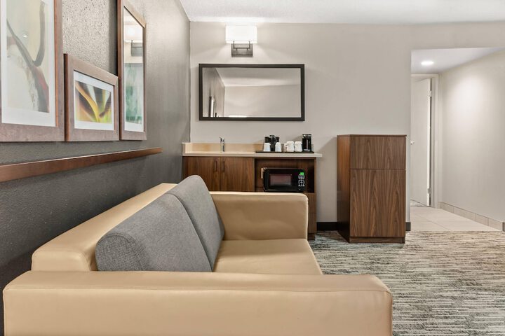 Room 31 of 49