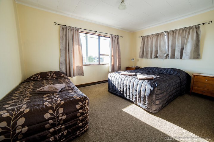 Room 13 of 64