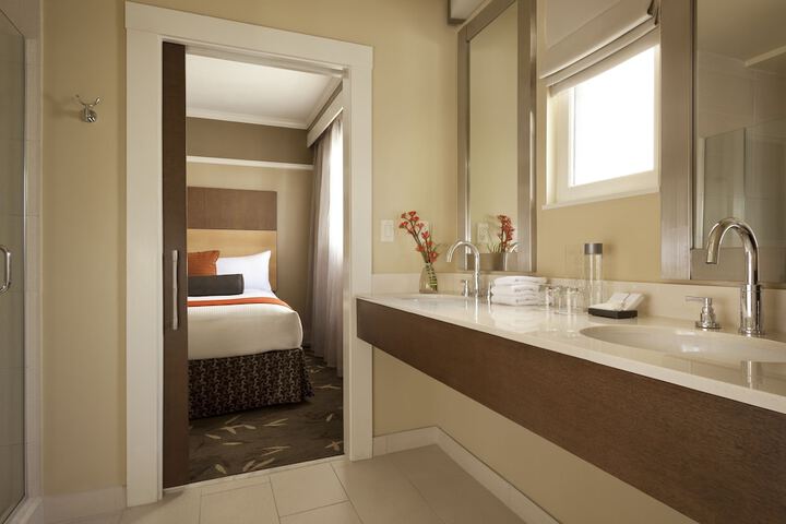 Bathroom sink