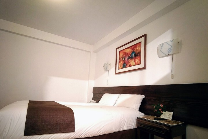 Room 10 of 75