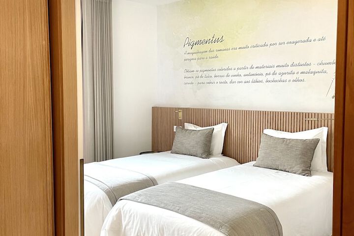 Room 21 of 62
