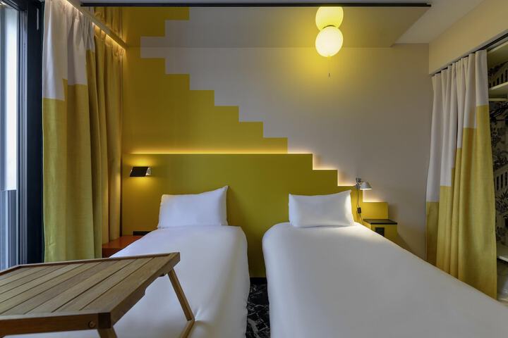 Room 15 of 87