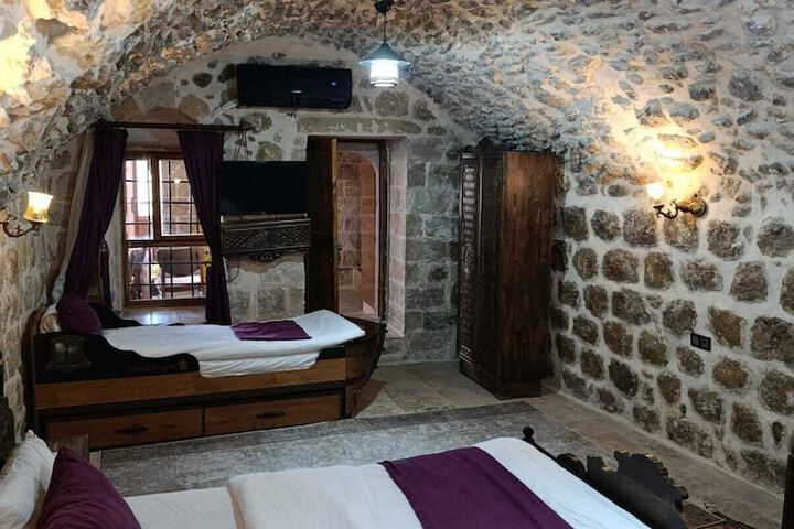 Room 34 of 71