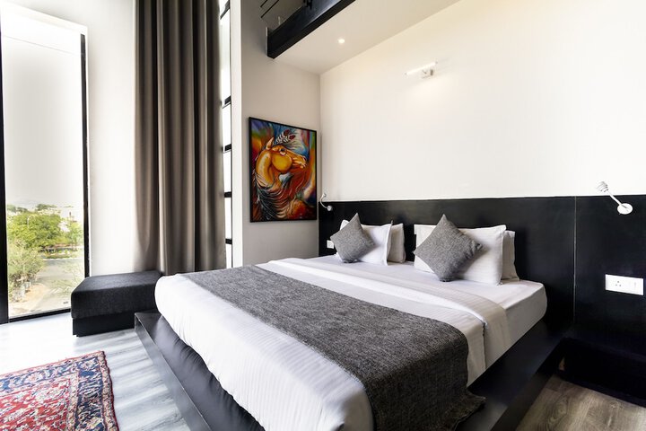 Room 25 of 47