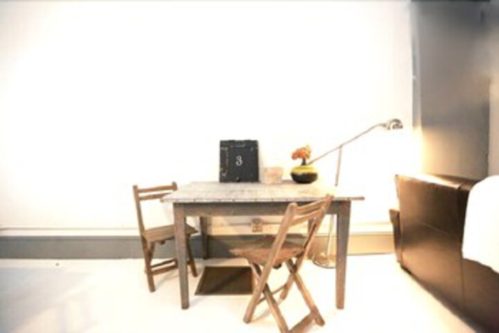 Room 7 of 19