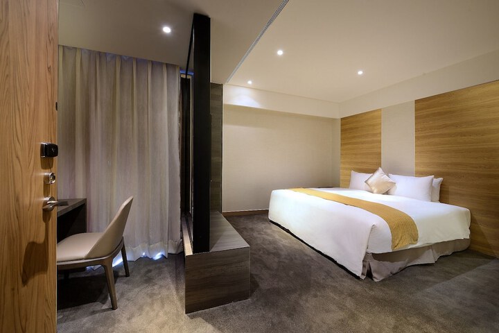 Room 27 of 58